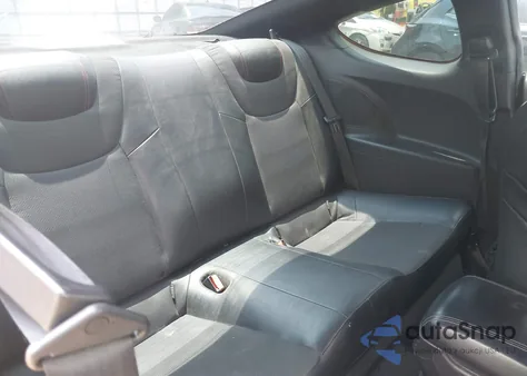 2015 Hyundai Genesis 3.8 R-Spec z USA, uszkodzony, nr VIN KMHHU6KJ0FU129983